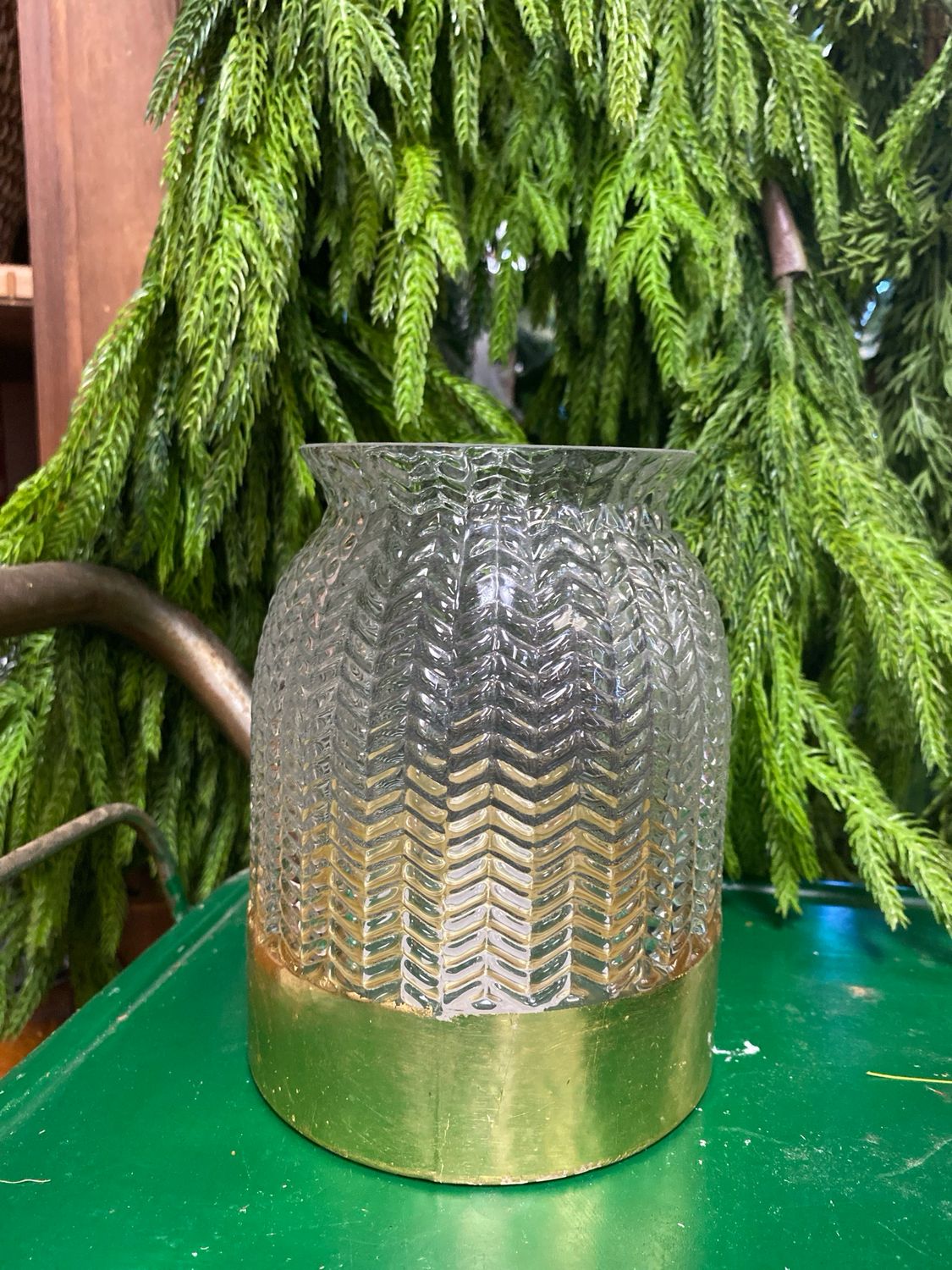 Feather Patterned Glass Vase with Gold Bottom Feather Patterned Glass Vase with Gold Bottom