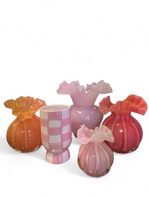 Ruffle vases 