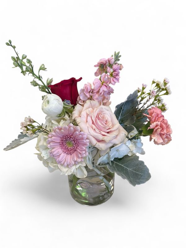 Small kissy lip vase with flowers Small kissy lip vase with flowers