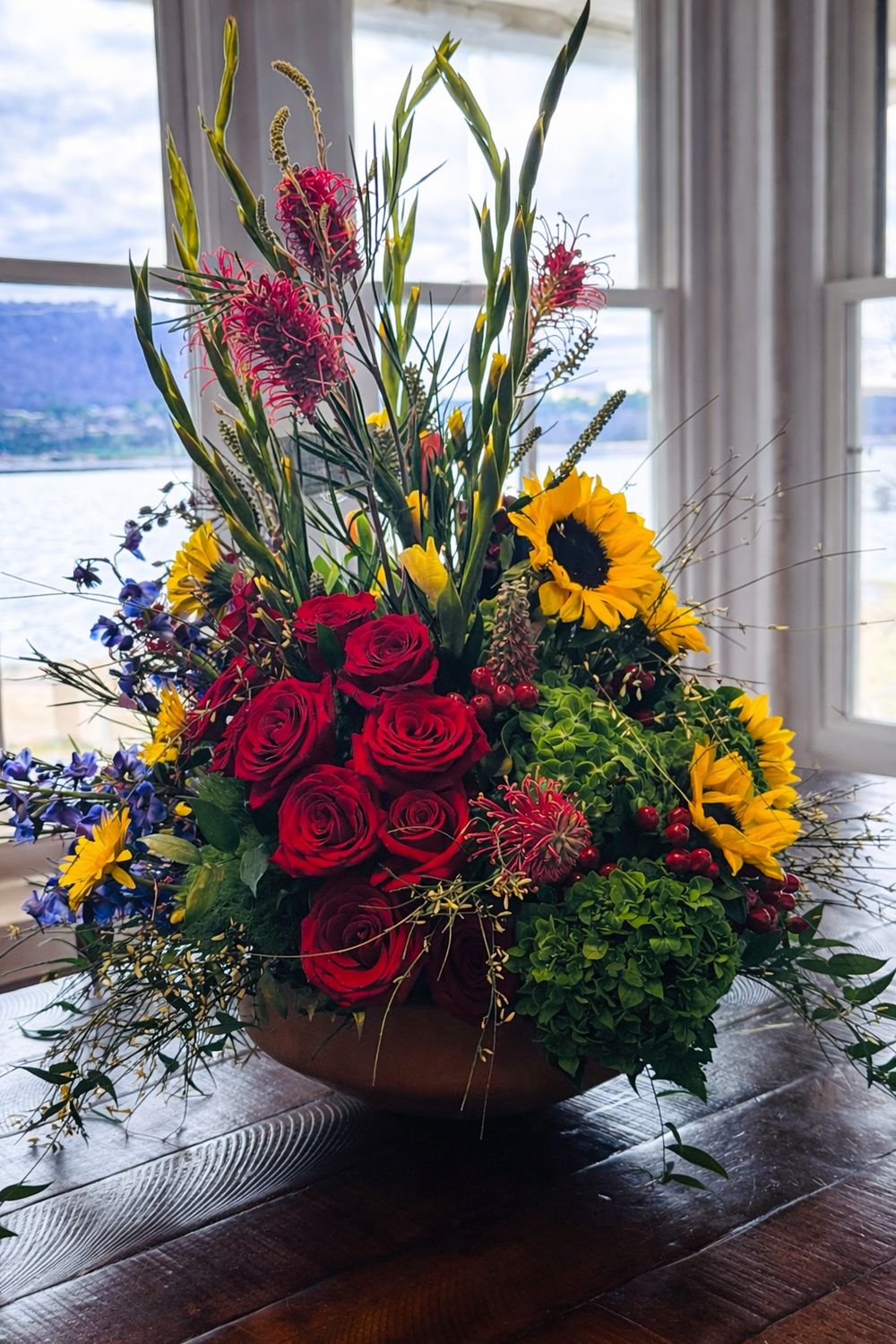 Large Centerpiece In Bowl Large Centerpiece In Bowl