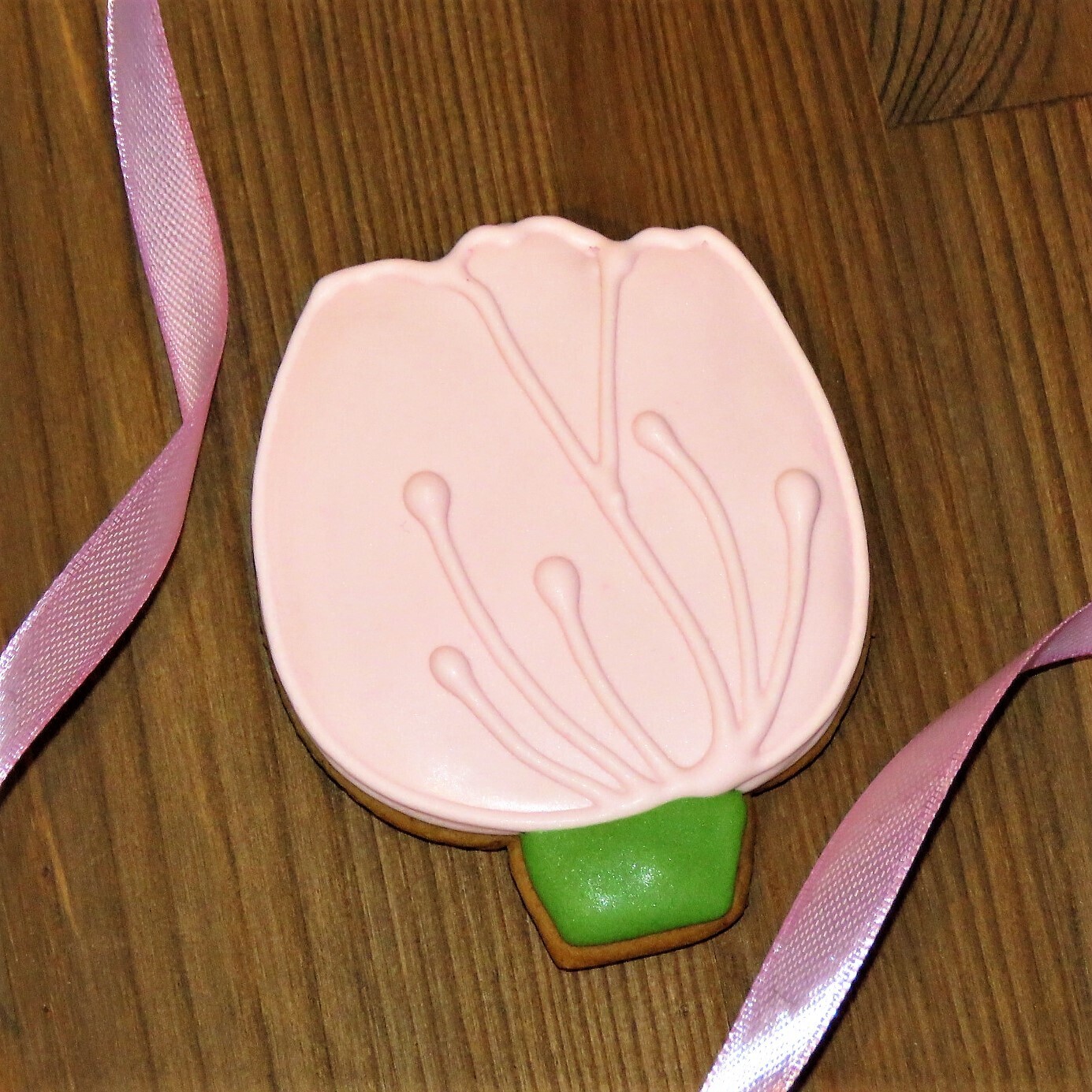 Имбирный пряник "Бутон", розовый, 8 см.