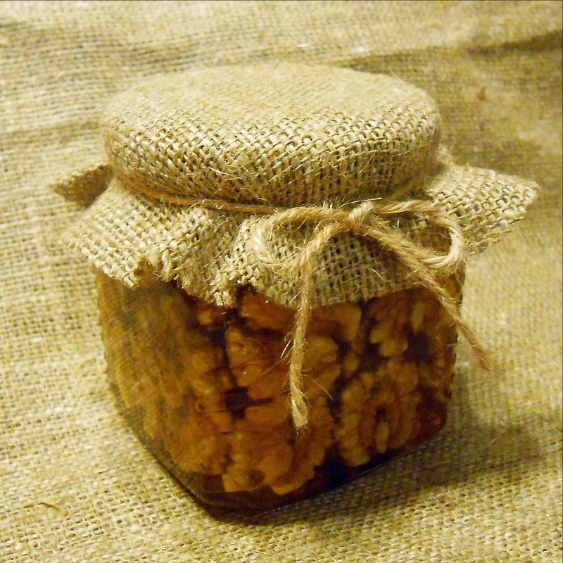 Орешки в баночке