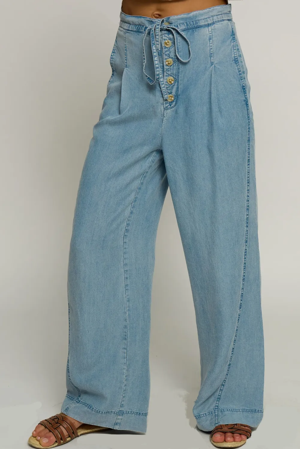 Mid Rise Wide Leg Pant