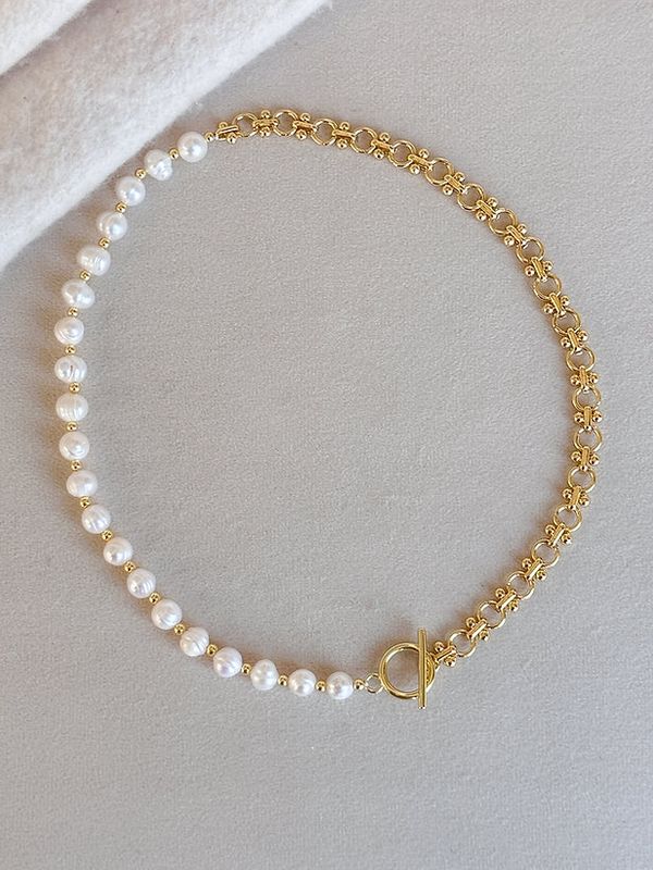 Easton Elle Loop &amp; Pearl Necklace 