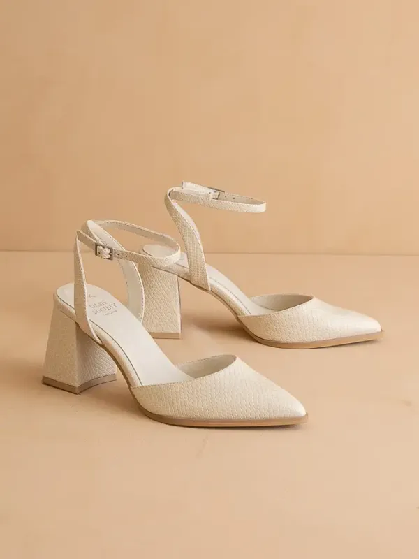 The Princess White | Pointed Toe w/ Ankle Strap 