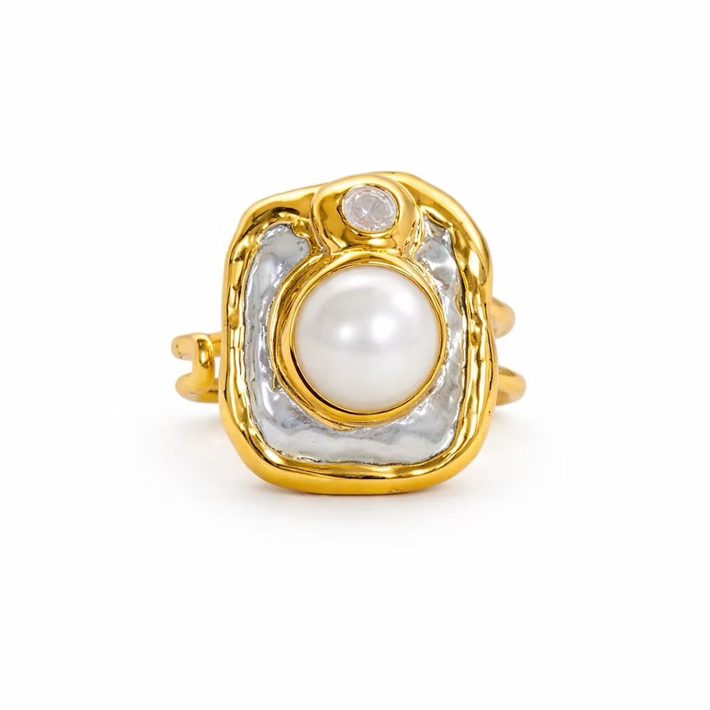 Easton Elle Orca Pearl Ring