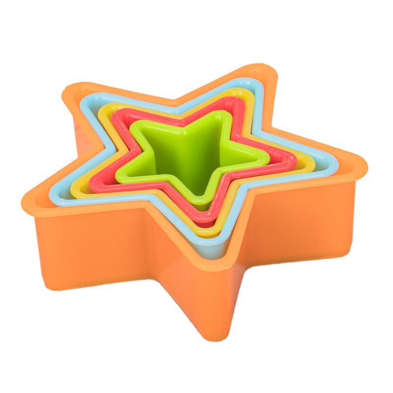 CORTADOR DE MASA ESTRELLA DE PLASTICO CON 5 PZS