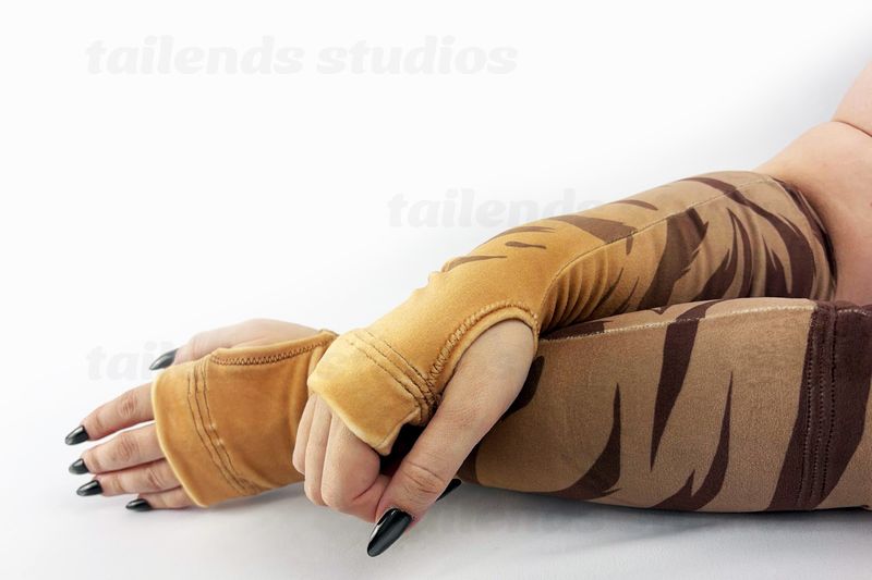 Tabby Cat - Arm Warmers