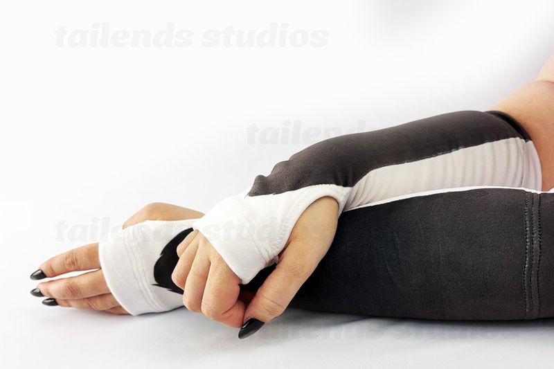 Tuxedo Cat - Arm Warmers