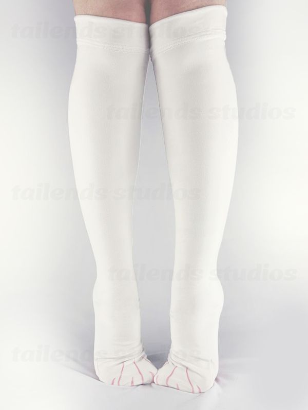 White Kitty - Mochi Pawsocks