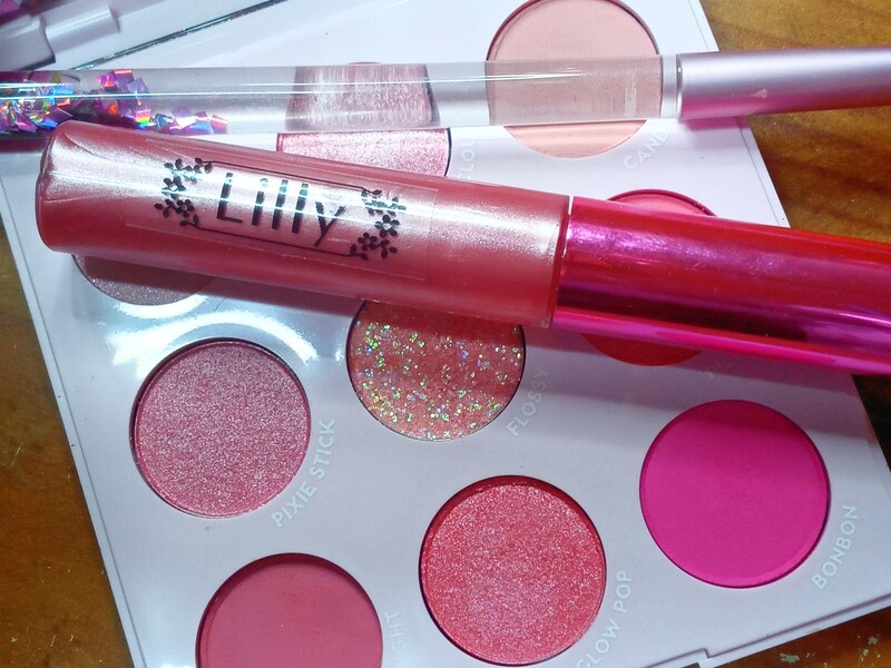 Lilly hydrating long wear lipgloss