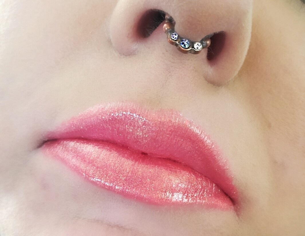 kisses for Lizzie - lipgloss for a great cause