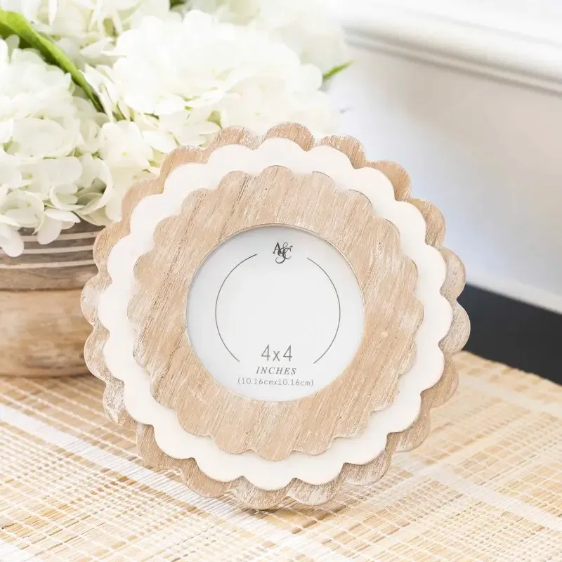 Round Scalloped Photo Frames 4x4