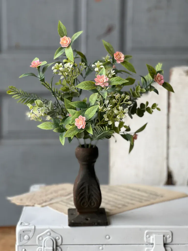 14&quot; Blanche Blooms Bush