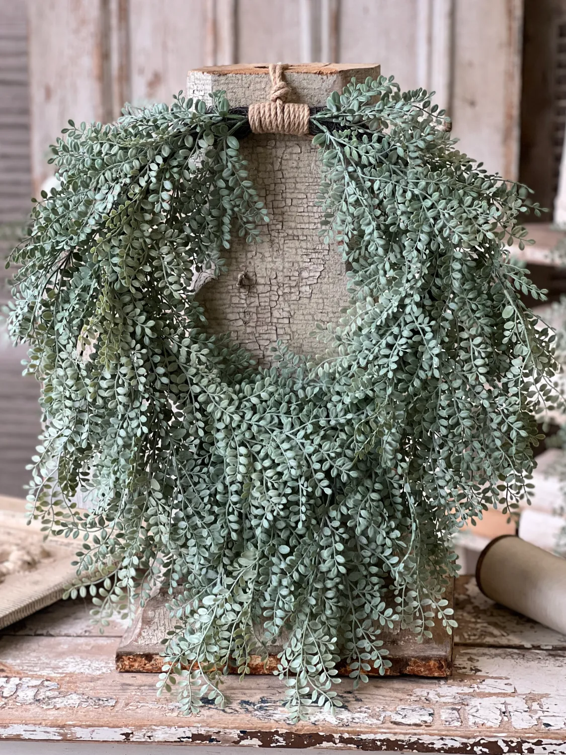 24&quot; Tatler Leaves Hanging Wreath