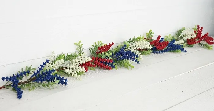 4ft Patriotic Heather and Boxwood Garland