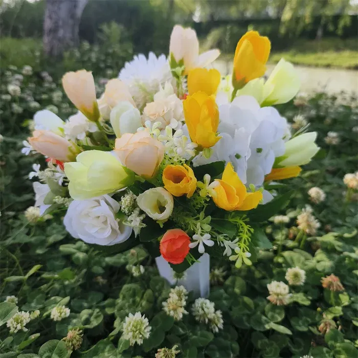 Cemetery Bush-White/Yellow/Champagne