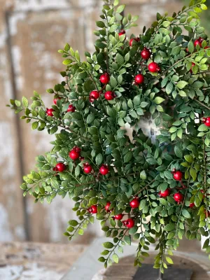 16" Lively Berry Candle Ring
