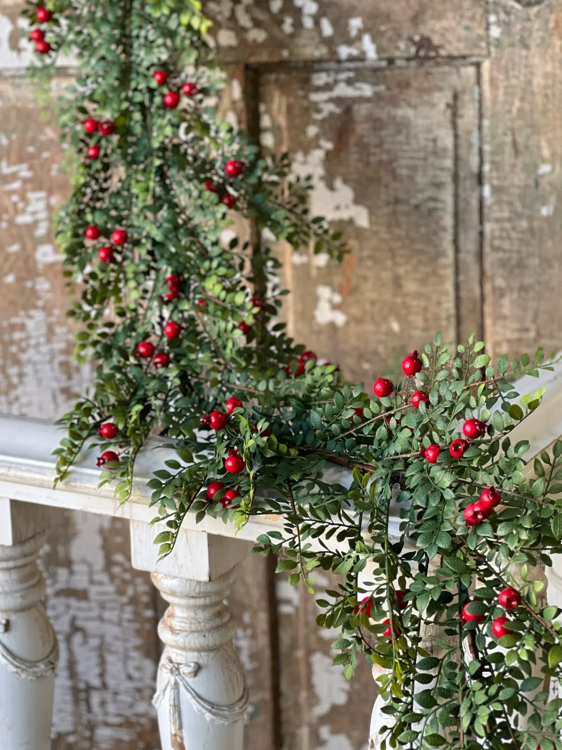 5&#39; Lively Berry Garland