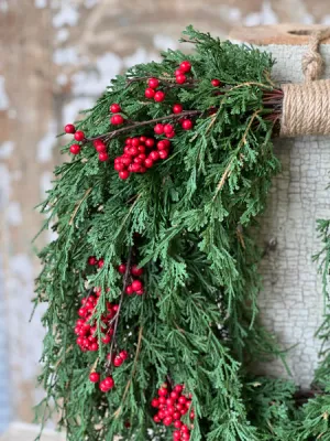 24" Emerald Falls w/Berries Wreath