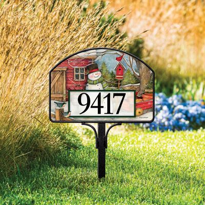 Red Barn Snowman Yard DeSign
