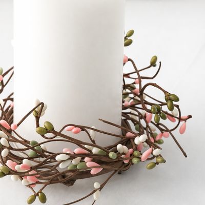 7" Pip Berry Spring Candle Ring