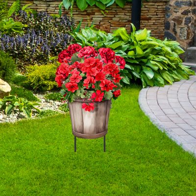Striped Geraniums Yard Stake