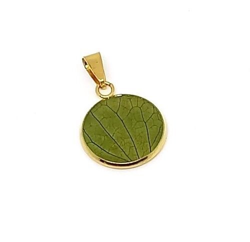 Pendentif doré, pétale d'Hortensia vert