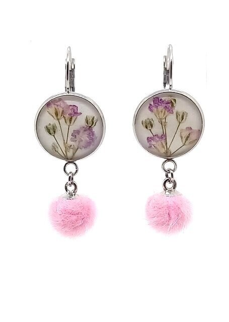 Dormeuses pendantes fleurs de Gypsophile, fond blanc et pompons roses.