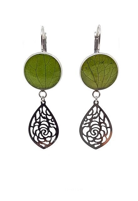Dormeuses pendantes pétales d'Hortensia vert, pendant inox.
