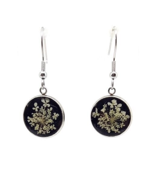 Boucles d'oreilles fleurs de Carotte, fond noir