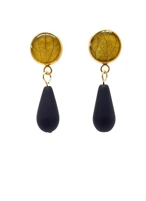 Boucles d'oreilles, pétales d'Hortensia jaune, perles noires