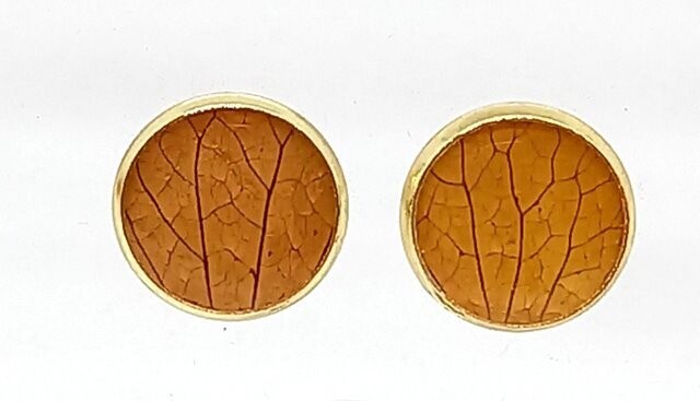 Boucles d'oreilles puces, pétales d'Hortensia orange