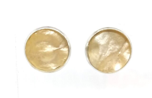 Boucles d'oreilles Puces, coques de Lunaire nacrées