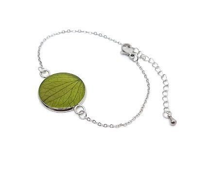 Bracelet chaine inox, pétale d'Hortensia vert. D20mm