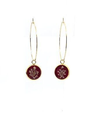 Boucles d'oreilles créoles, fleurs de Carotte, fond rouge cerise