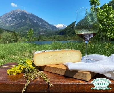 Formaggio Aleccio - Mezza Forma Formaggio Aleccio - Mezza Forma