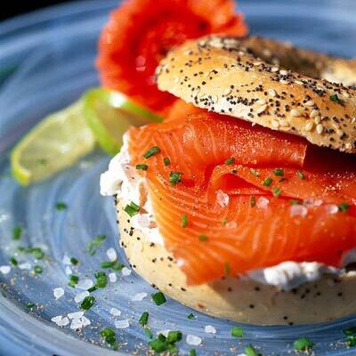 Cold Smoked Nova Salmon – Sliced Bagel Pack – 114 g