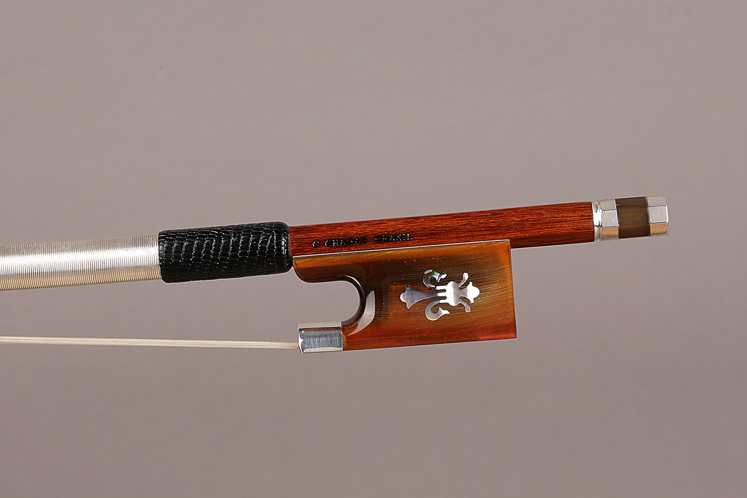 Arcos Brasil Silver-mounted Ipê Violin Bow “Fluer-de-lys”