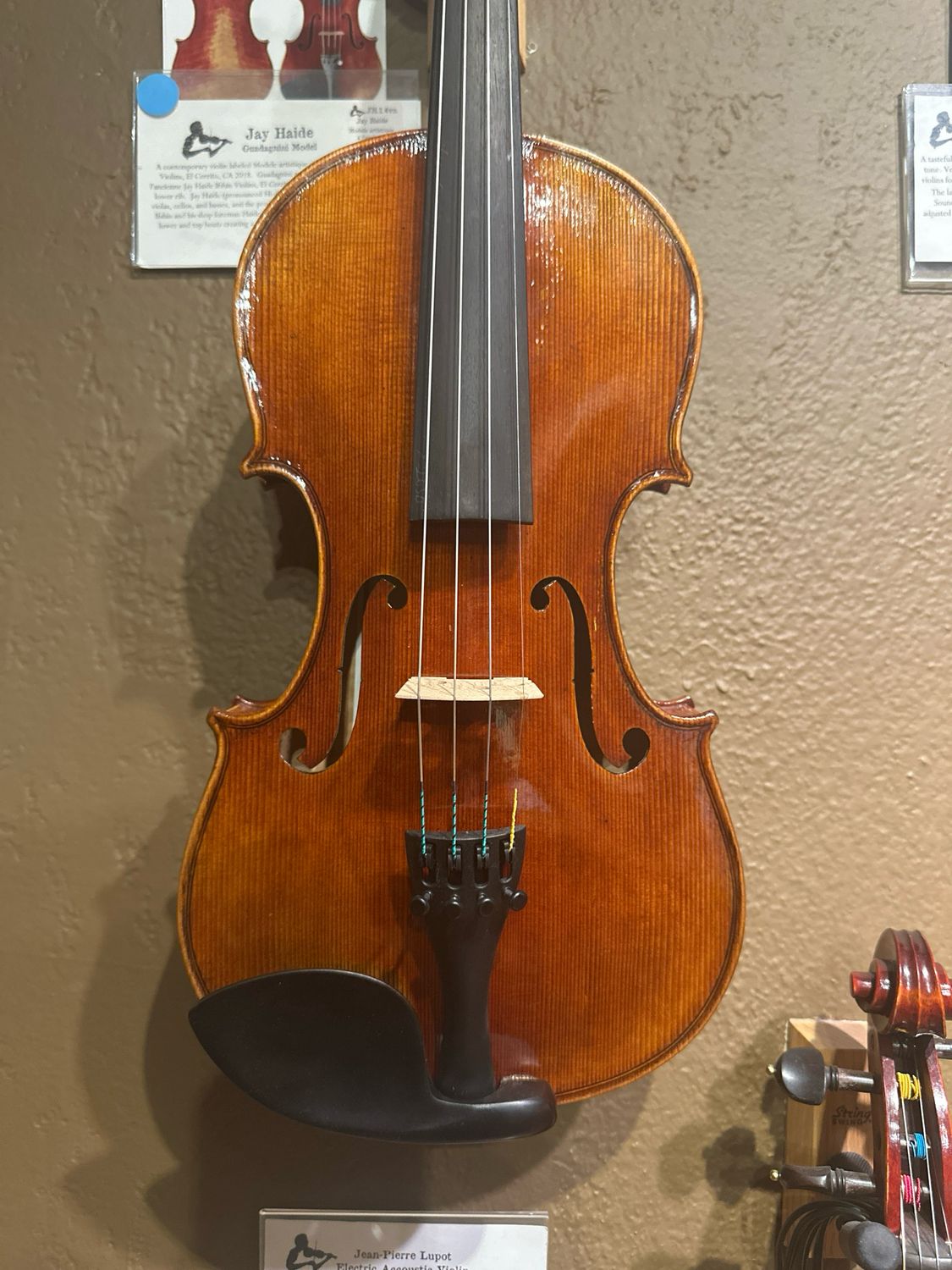 JAY HAIDE À L&#39;ANCIENNE VIOLIN