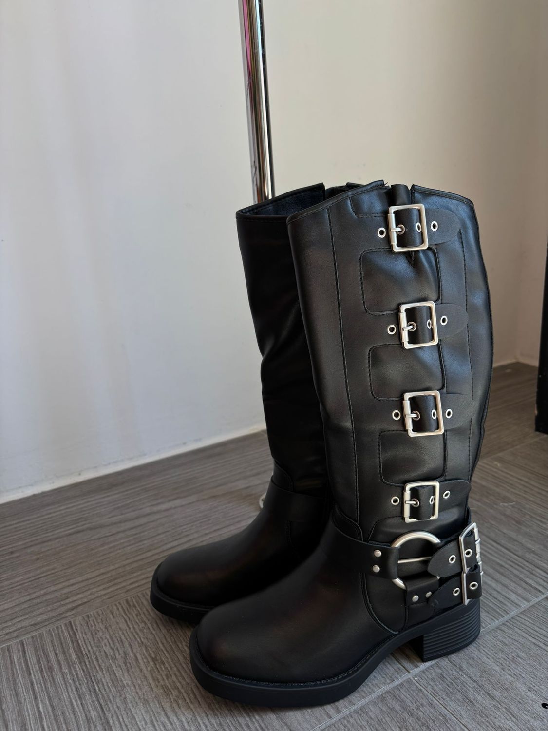 Stivale modello MIUMIU