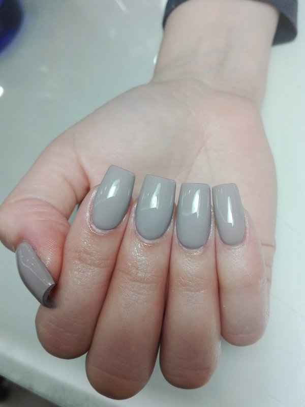 Esculpidas Cuadradas con esmaltado regular.