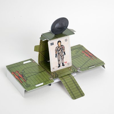 Featuring a figure card in display mode!