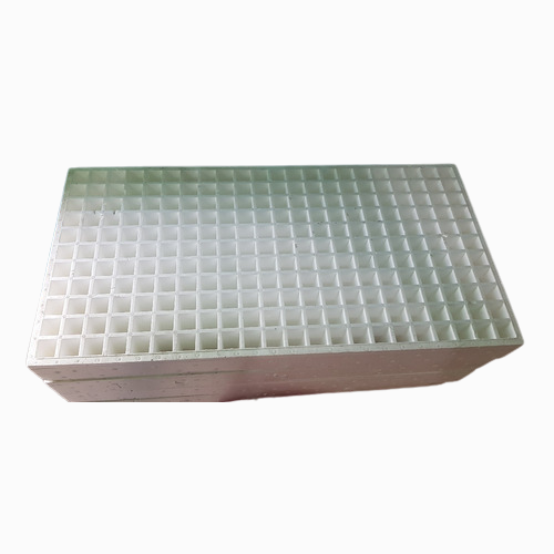 Charola de Unicel para Germinación 242 cavidades 10/paq.