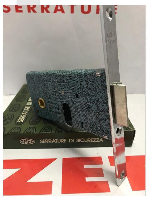 SERRATURA DA INFILARE A FASCIA SOLO SCROCCO A CILINDRO OVALE e QUADRO MANIGLIA entrata mm 60