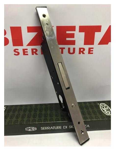 SERRATURA DA INFILARE DA MONTANTE TRIPLICE CON SOLO MANDATA BASCULANTE A CILINDRO EUROPEO entrata mm 30