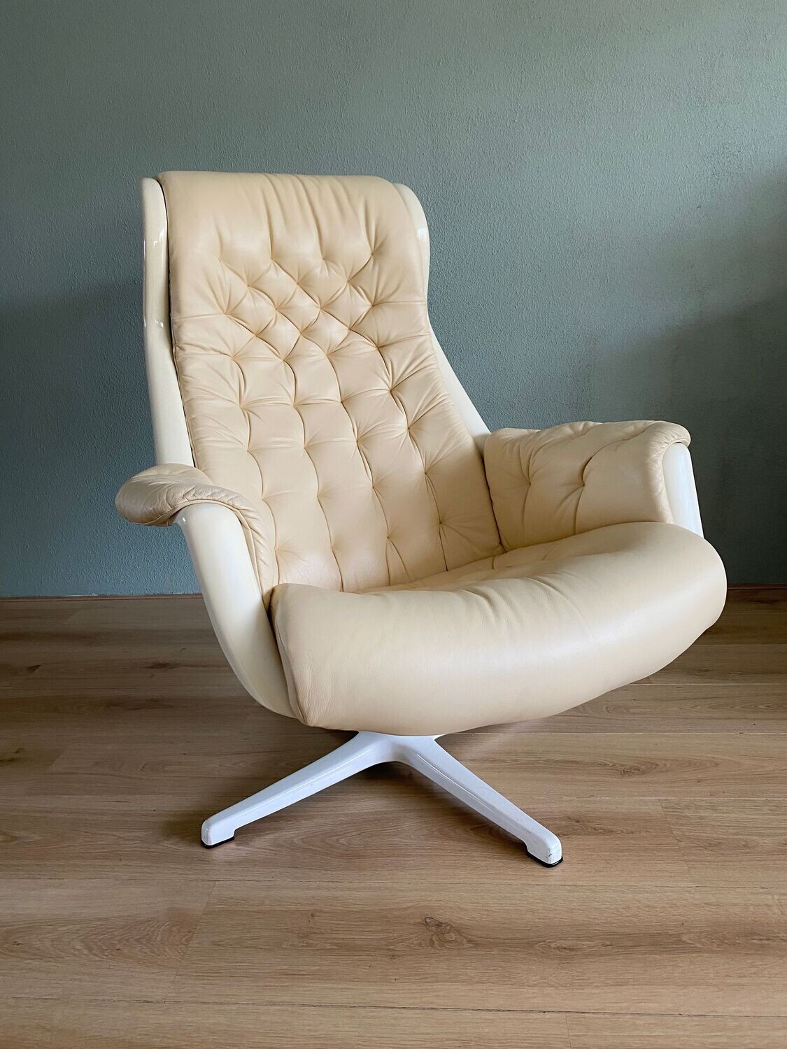 Svenska Fynd: Vintage Zweeds/Scandinavisch design Galaxy chair by Alf  Svensson. Zweden 1968