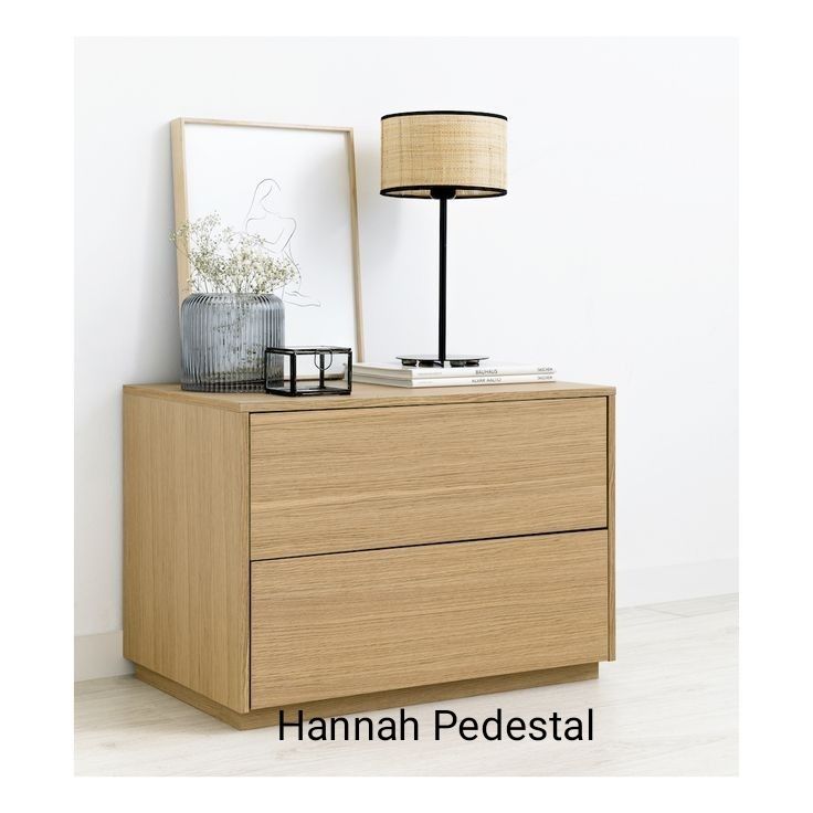 Hannah Pedestal