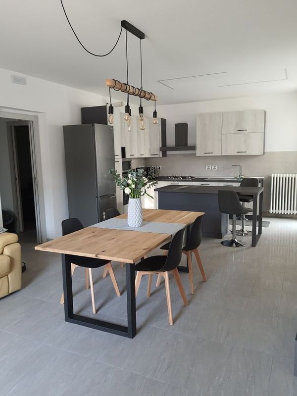 Harvest Dining Table