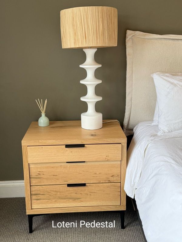 Loteni Pedestal